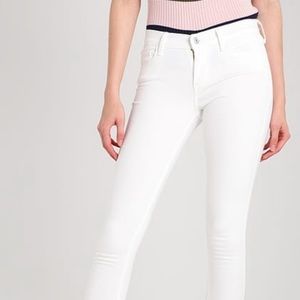 LEVI'S 710 white jeans